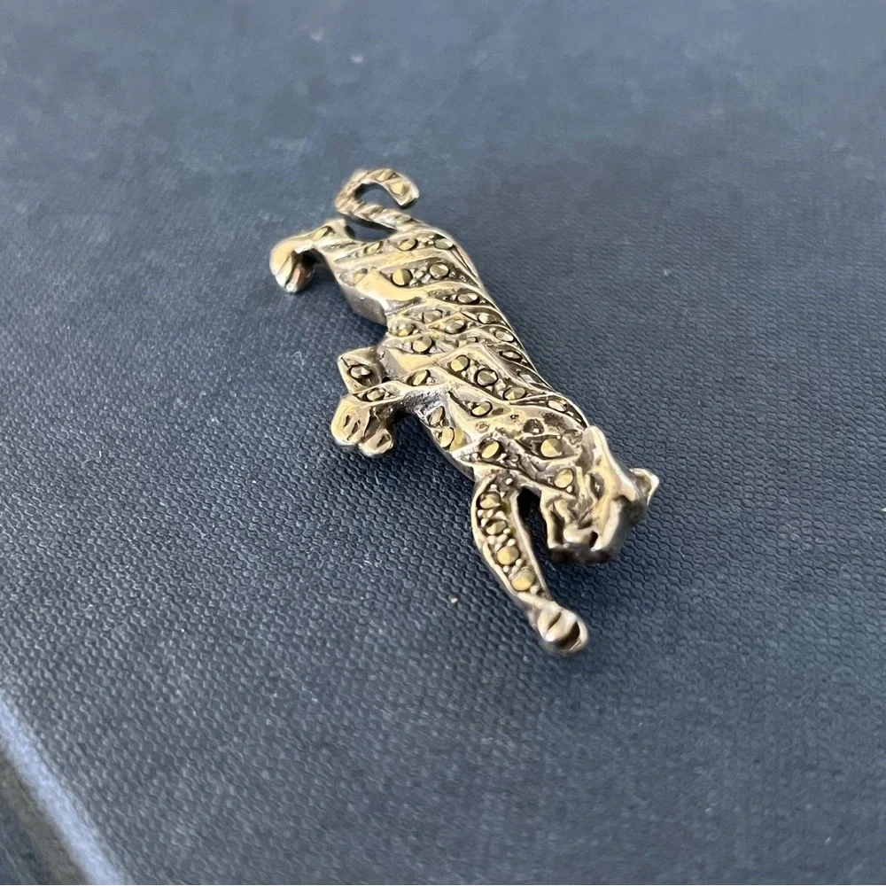 925 PANTHER LEOPARD EXQUISITE Marcasite Sterling Silver Signed Brooch Pin Gift - Picture 16 of 17